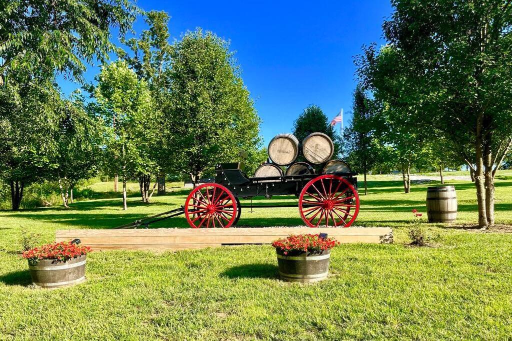 #4 Kentucky Bourbon Trail Bourbon Barrel Cottages Lawrenceburg ภายนอก รูปภาพ